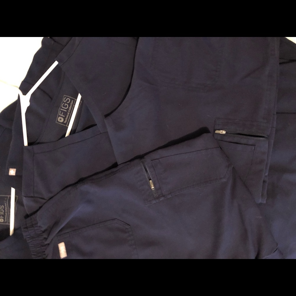 Great FIGS scrubs deal!